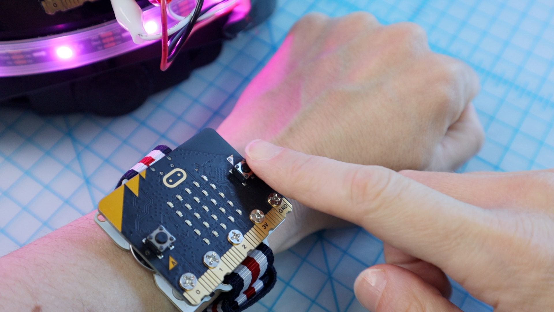 Using micro:bit as a remote for LED Animations