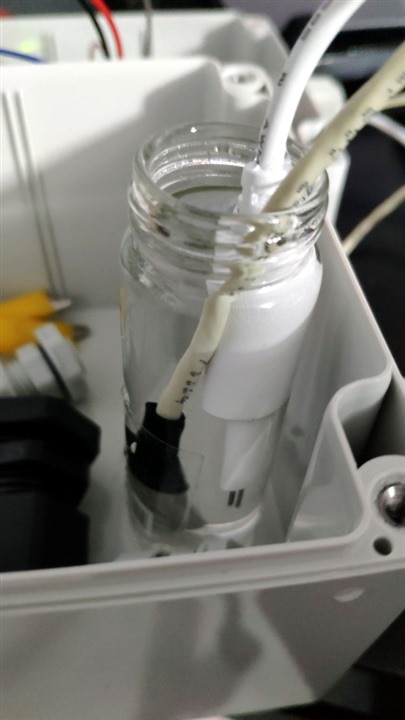Water with TDS and temperature probe