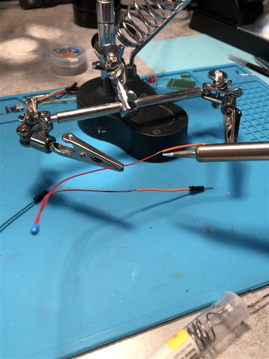 Soldering ends onto a thermistor