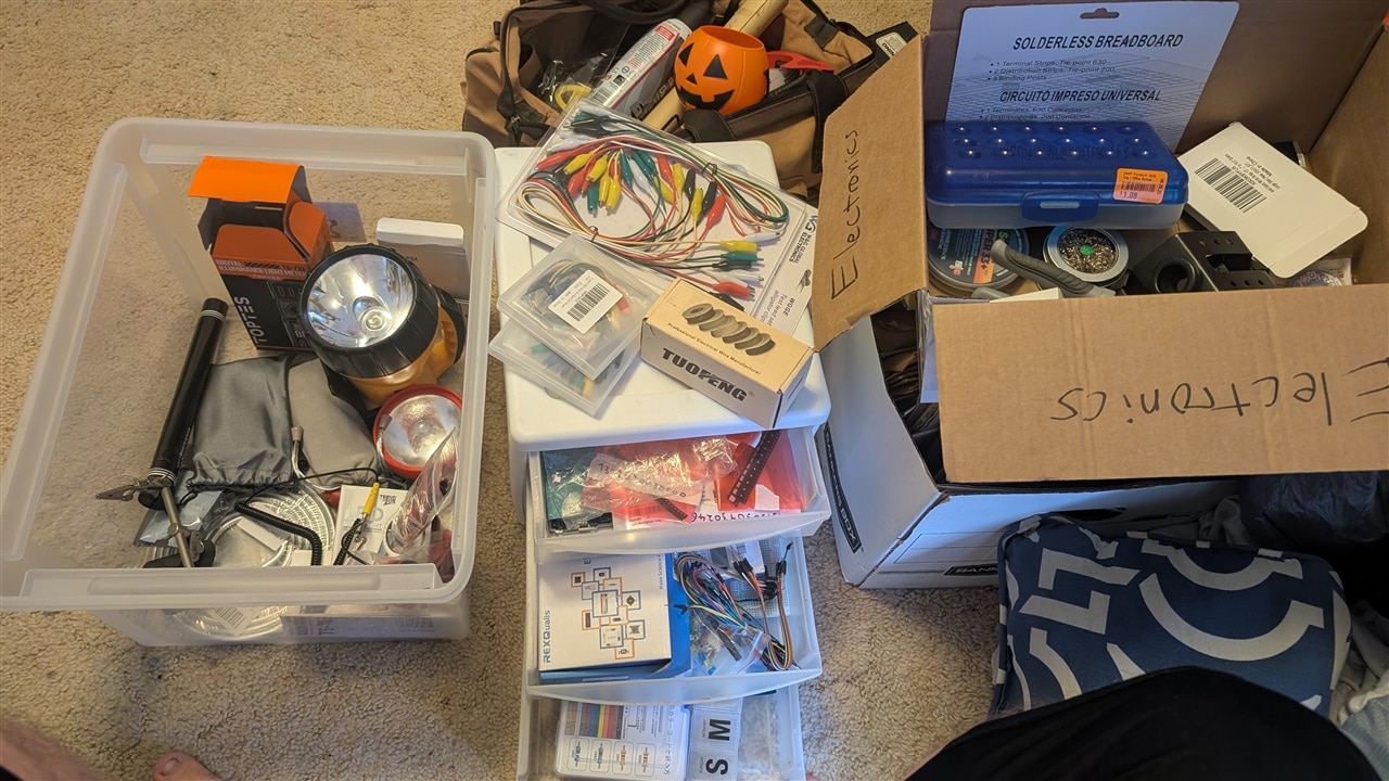 Jumble of electronics stuff