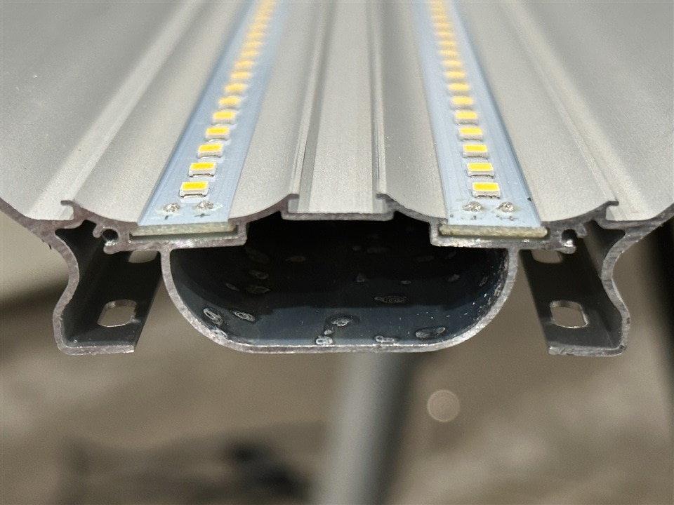 Edge of Global Industrial LED Light Bar